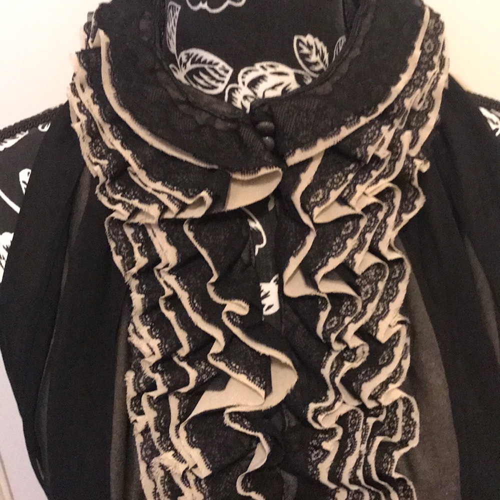 Robert Rodriguez Sleeveless Ruffle Blouse - Picture 2 of 5